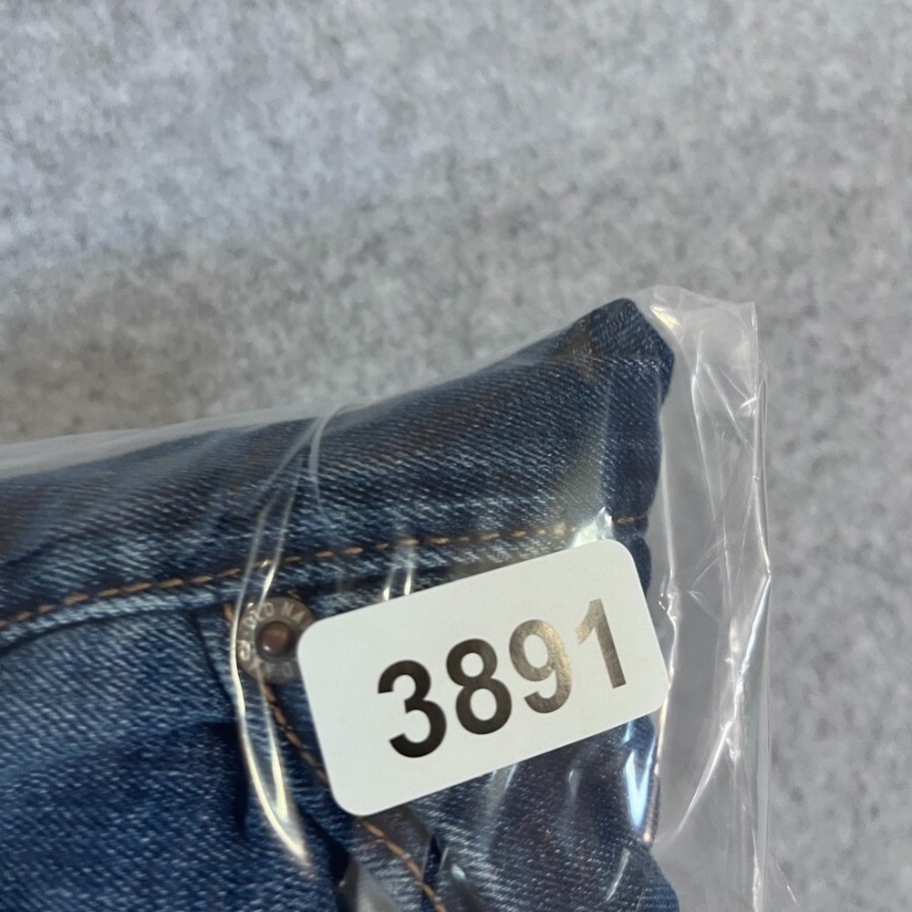 Old Navy Jeans Womens 2 Blue Boyfriend Straight Patchwork Distressed Faded Denim - Picture 12 of 12